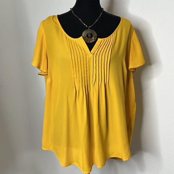Torrid size 0 yellow flowy blouse - Picture 9 of 10